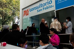 Farmacias de Ciudad de México se reabastecen con vacunas contra COVID-19