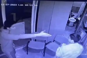 Universidad Anáhuac suspende a joven que golpeó a elemento de seguridad en Puebla