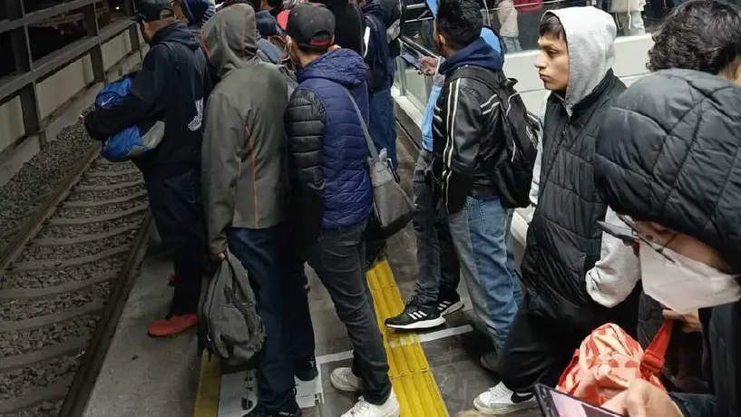 ¿Qué está pasando en el Metro? Usuarios reportan retrasos en la Línea 7, este 16 de enero