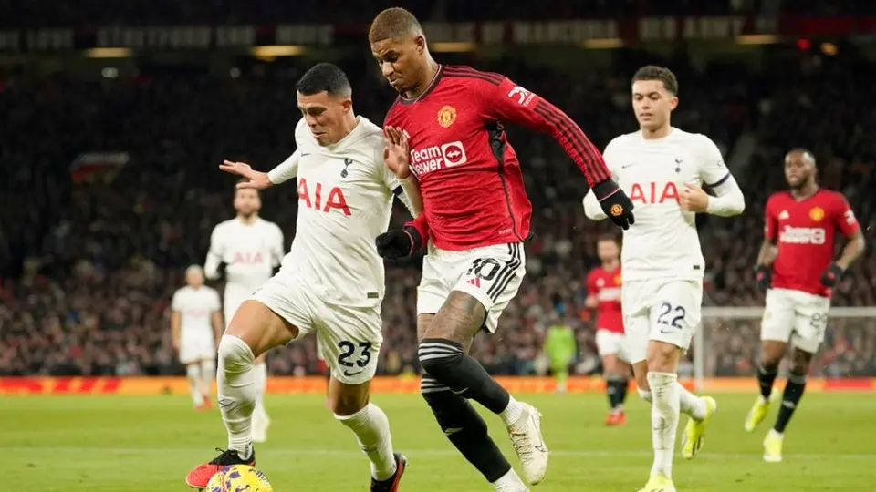 Manchester United divide puntos con Tottenham, se aleja de competiciones europeas