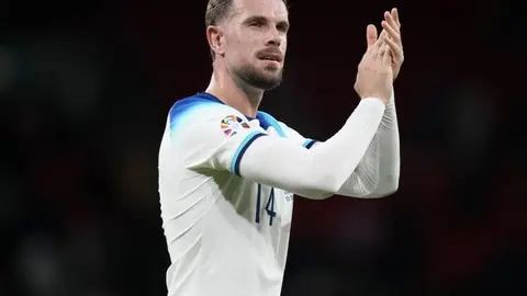 Jordan Henderson deja la liga saudí y firma con el Ajax