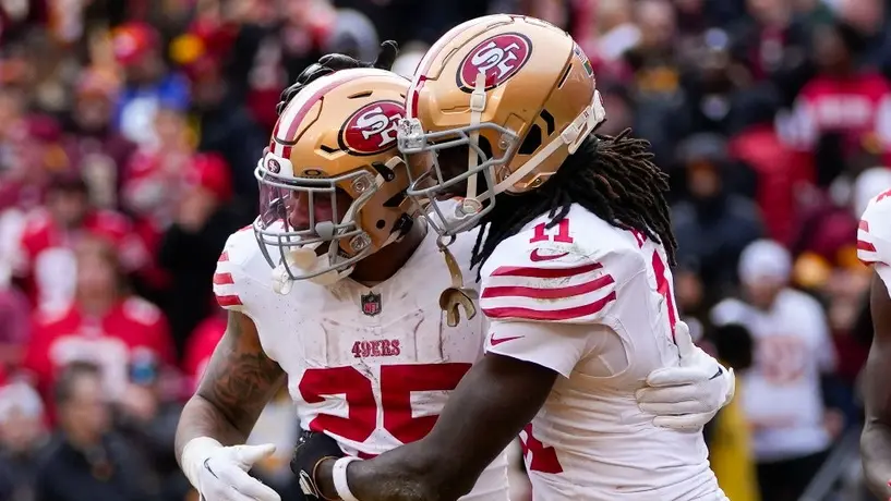 ¡Les sale el muñeco! Jugadores de los 49ers prueban la rosca de reyes
