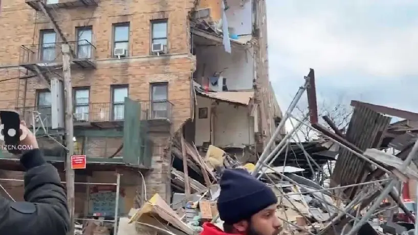 ¡Terror en Nueva York! Colapsa parte de edificio de 6 pisos en El Bronx