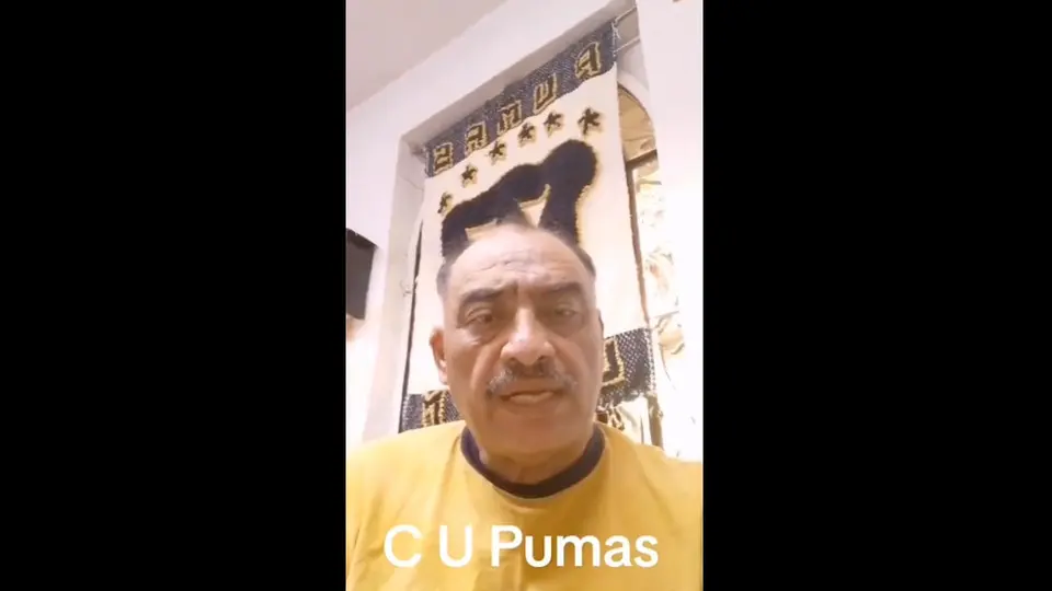 ¡Invitado especial! Don Beto, de la porra 'CEU, CEU PUMAS', asistió al juego vs Necaxa