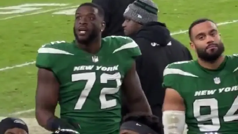 Micheal Clemons, jugador de los Jets, grita ofensa a los fanáticos de los Browns
