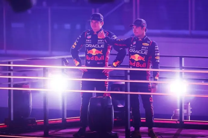 ¡Se discute 'Checo' Pérez! Max Verstappen aceptó que el mexicano es bueno en FIFA