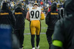 ¡Baja importante! TJ Watt salió lesionado en la victoria de Pittsburgh