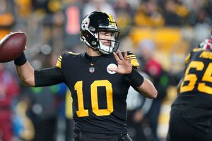 Steelers: Tras la lesión de Pickett, Trubisky seguirá al mando de la ofensiva