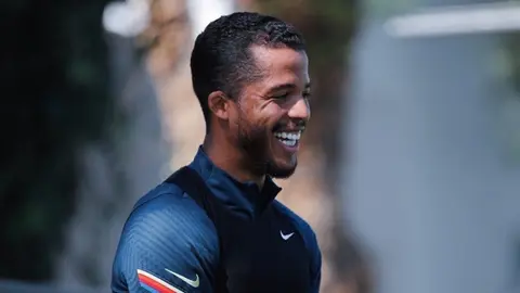 ¡En honor a su padre! Ziza FC, el nuevo equipo de los hermanos Dos Santos en la People's League