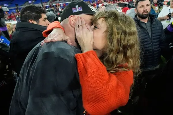 Romance entre Taylor Swift y Travis Kelce desata teorías de cara a las elecciones de Estados Unidos
