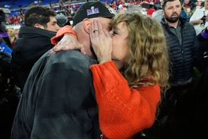 Romance entre Taylor Swift y Travis Kelce desata teorías de cara a las elecciones de Estados Unidos