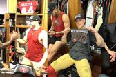 49ers festejaron pase a Super Bowl en el vestidor con bailes, camisetas y fumando puros