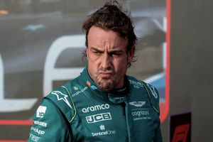 Fernando Alonso encuentra problemas con el AMR24 en el simulador