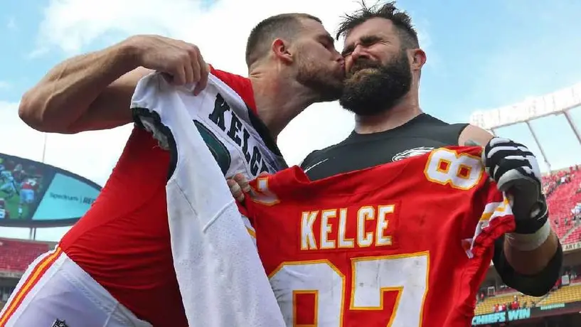 Duelo de hermanos: Travis Kelce y Jason Kelce se enfrentan en el Monday Night Football