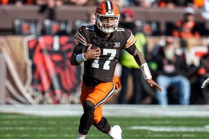 El novato Dorian Thompson-Robinson brilla y Browns derrotan 13-10 a Steelers