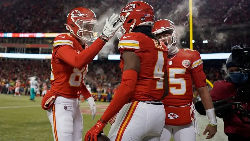 Chiefs congelan a Dolphins tras vencerlos 26-7 y siguen adelante en Playoffs