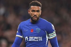 Reece James, capitán del Chelsea, visita a aficionado que se infartó en el duelo contra Manchester City