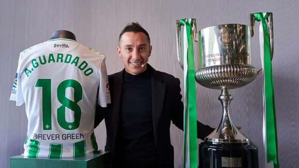 ¡Como un ídolo! Betis prepara homenaje a Andrés Guardado contra Barcelona