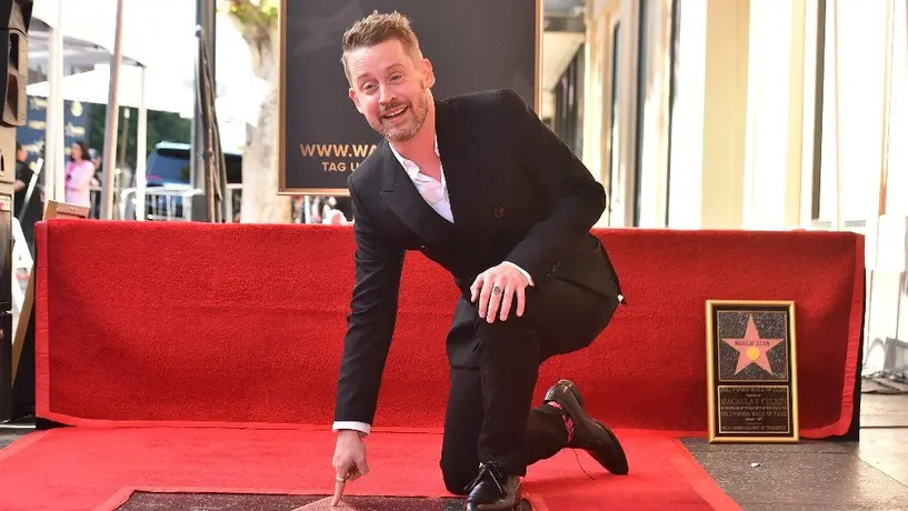 Macaulay Culkin, estrella de 'Mi Pobre Angelito', recibe su estrella en el Paseo de la Fama