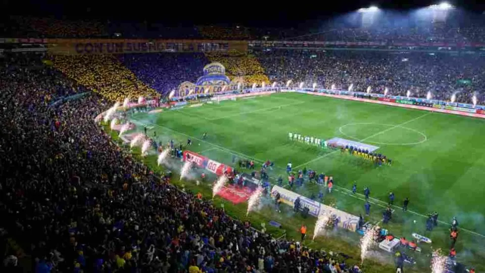 ¡De equipo grande! Porra de Tigres desplegó impresionante tifo ante Pumas