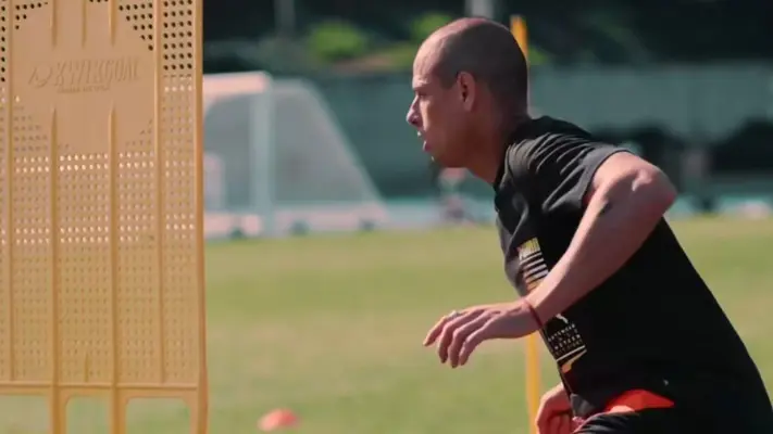 Chicharito muestra su preparación para volver a las canchas: 'Cada día más cerca'