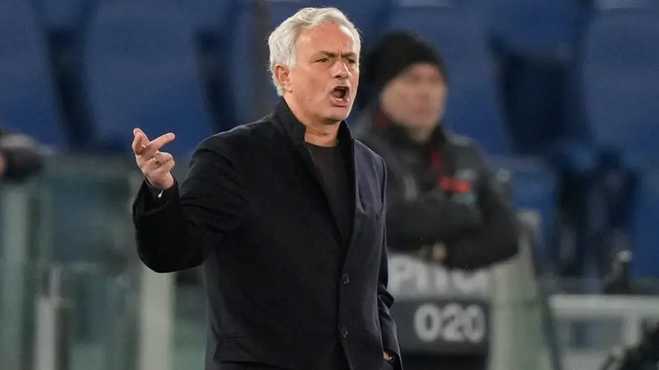 José Mourinho lanza 'dardo' al Tottenham e ironiza sobre la sequía de títulos del equipo