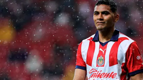 'Tiba' Sepúlveda será intervenido tras sufrir fractura en el Chivas vs Toluca