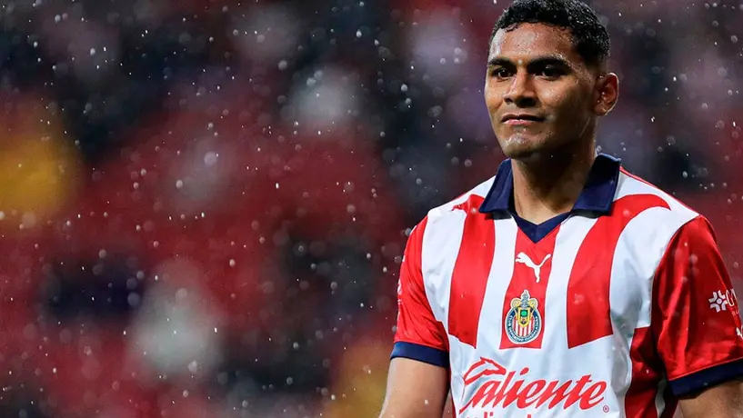 'Tiba' Sepúlveda será intervenido tras sufrir fractura en el Chivas vs Toluca