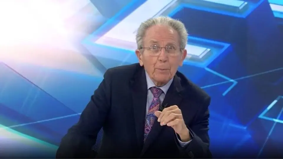 Fallece el arquitecto Héctor Benavides, legendario presentador de noticias en Multimedios