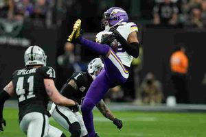 NFL: Justin Jefferson, de Minnesota, fue trasladado al hospital tras golpe en el pecho