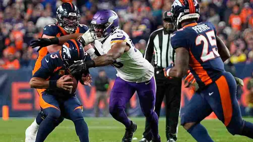 ¿Y Hamilton? Los Broncos de Denver nombraron una jugada como Max Verstappen