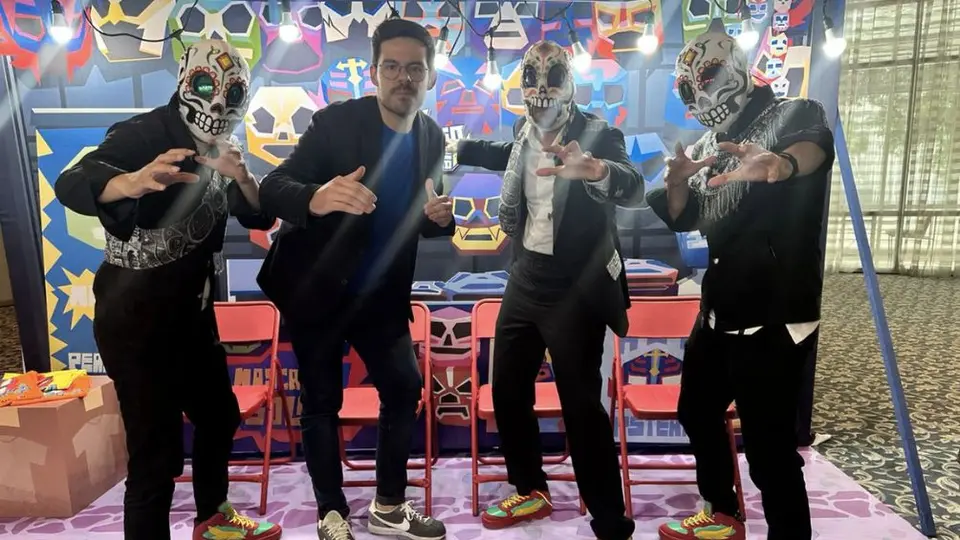 Hermanos Calavera sobre la caricatura de Rey Mysterio: "Afortunadamente conectamos con el"