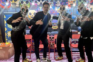 Hermanos Calavera sobre la caricatura de Rey Mysterio: "Afortunadamente conectamos con el"