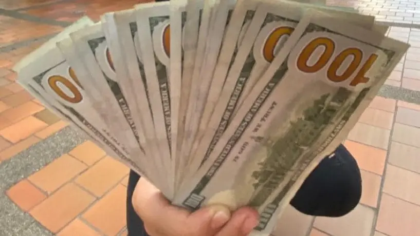 ¡Peso gana terreno! Así amanece el dólar este 26 de enero