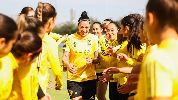 ¡Comienza su nueva aventura! Jenni Hermoso entrenó por primera vez con Tigres Femenil