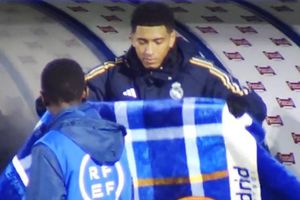 ¡Crack dentro y fuera de la cancha! Bellingham cobija a recoge balones en el último duelo del Real Madrid