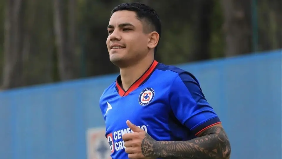'Toro' Fernández tras su llegada a Cruz Azul: 'Desde hoy, un cementero más'