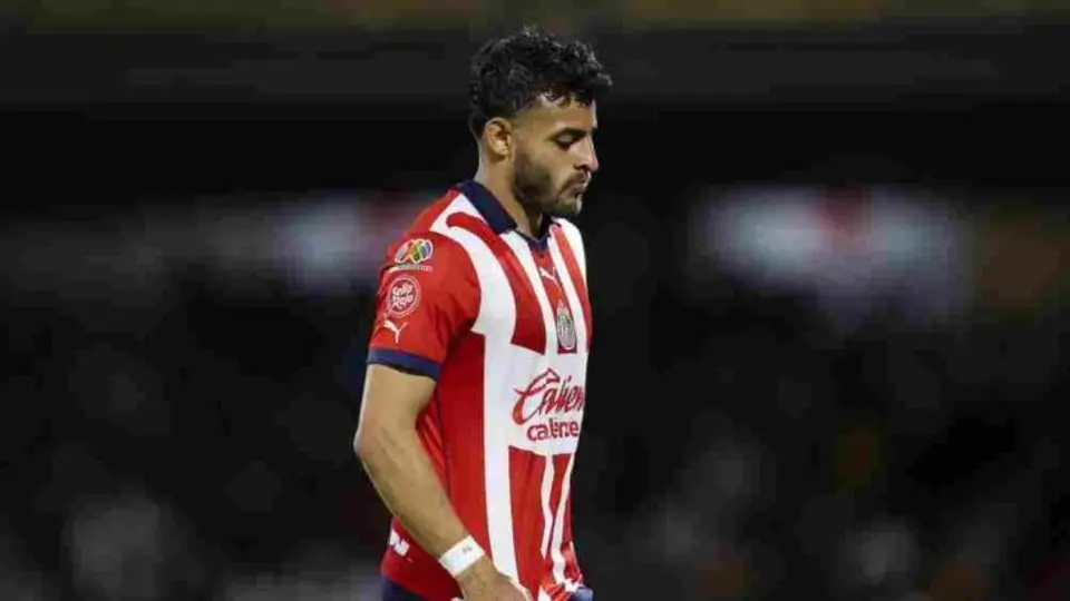 'Tito' Villa arremete contra Alexis Vega: "Es uno de los futbolistas más sobrevalorados"