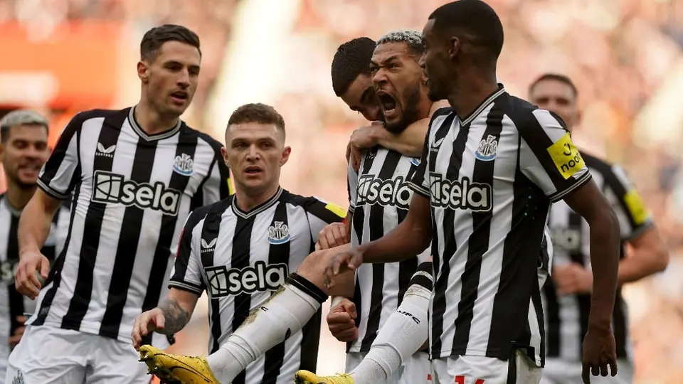 Newcastle 'encuentra' el camino en FA Cup y golea a Sunderland para avanzar de ronda