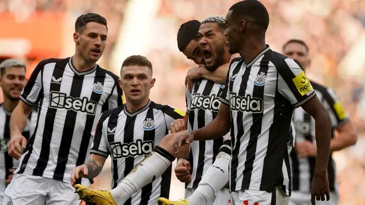 Newcastle 'encuentra' el camino en FA Cup y golea a Sunderland para avanzar de ronda