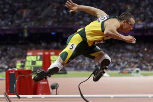 Oscar Pistorius recibe libertad condicional 10 años después de matar a su novia