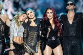 RBD se despide entre besos de tres y con un 'lleno total' en el Estadio Azteca