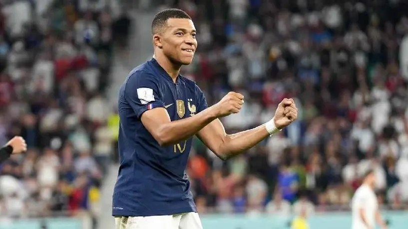 Mamá de Mbappé habló sobre su renovación en PSG en el 2022