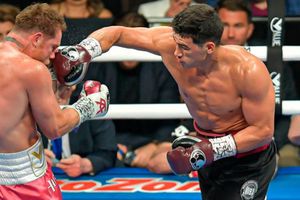 ¡KO al 'Canelo'! Bivol supera a Saúl Álvarez en ranking libra por libra del mundo