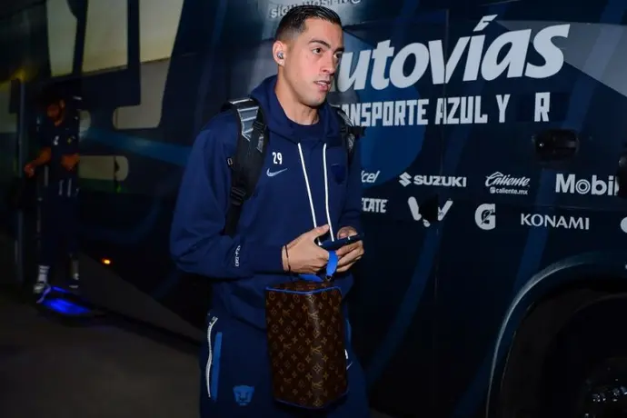 Rogelio Funes Mori ya trabaja en su rehabilitación con Pumas
