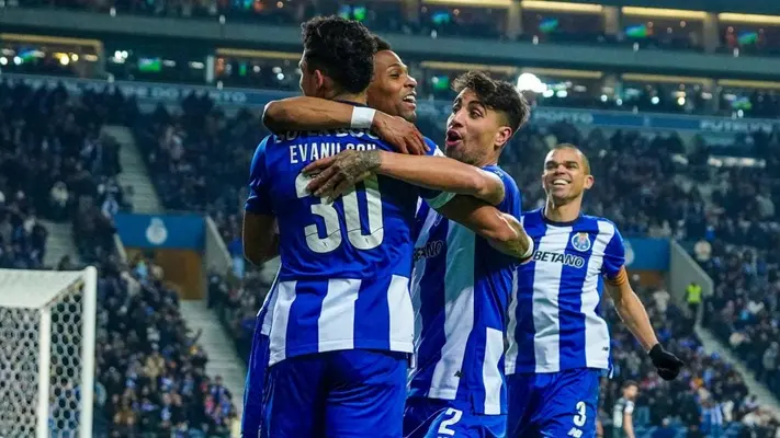 Porto golea 5-0 a Moreirense, Jorge Sánchez apenas jugó 10 minutos