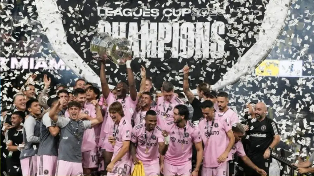 El Inter Miami levantando la Leagues Cup | AP