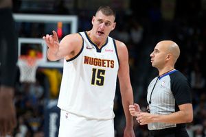 NBA: Nikola Jokić es expulsado en la victoria de los Nuggets vs Bulls