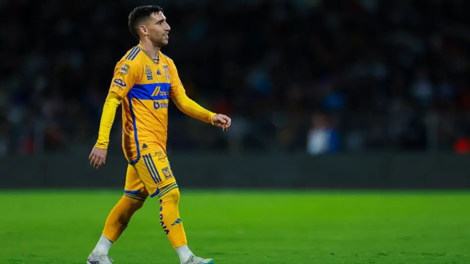 Fernando Gorriarán se 'burla' de la afición de Pumas al presumir parche de campeón