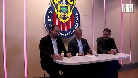 'Chicharito' Hernández cumplió su promesa de regresar como leyenda a Chivas, recordó Amaury Vergara